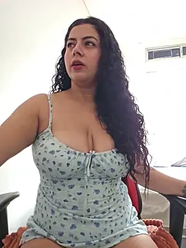 Snapshot of Maryy_01 chatting on July 17, 2026, 2:03 pm Maryy 01 online show from July 17, 2026, 2:03 pm