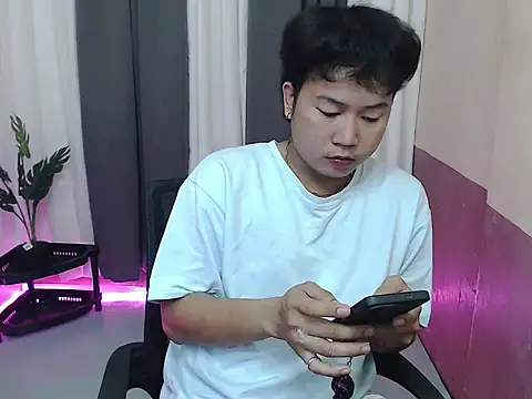 Soctober online show from April 10, 2026, 2:13 pm