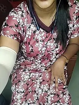 Tamilmoon006 online show from June 4, 2026, 3:28 pm