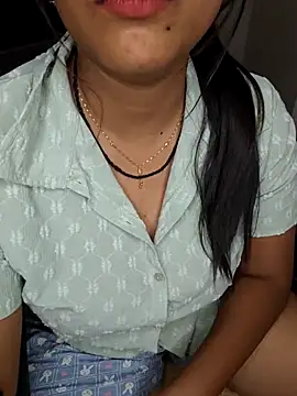 Snapshot of Tamilmoon006 chatting on July 23, 2026, 4:47 pm Tamilmoon006 online show from July 23, 2026, 4:47 pm