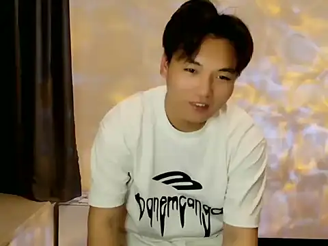 Snapshot of GWpk chatting on April 10, 2026, 7:26 am GWpk online show from April 10, 2026, 7:26 am