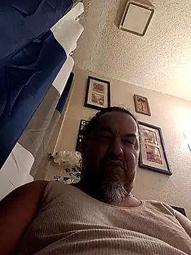 MrBustNut2026 online show from April 12, 2026, 4:32 pm