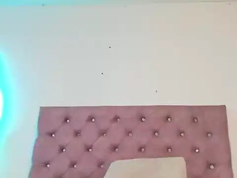 laurenlaine online show from April 11, 2026, 4:10 pm