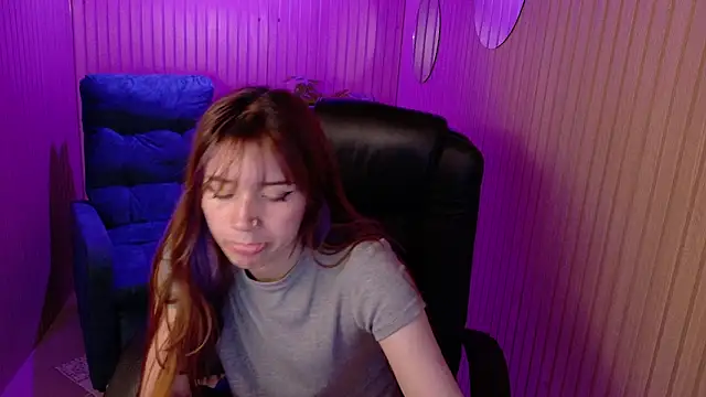 Emily Cherry  online show from May 12, 2026, 2:23 pm