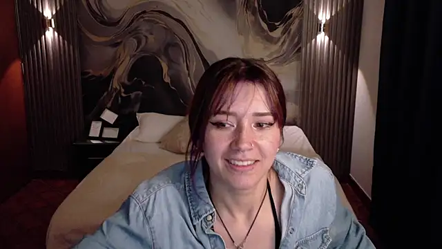 Emily Cherry  online show from May 7, 2026, 1:47 pm