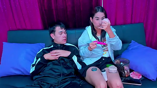 Snapshot of WhyNotDestroy chatting on April 10, 2026, 4:30 am WhyNotDestroy online show from April 10, 2026, 4:30 am