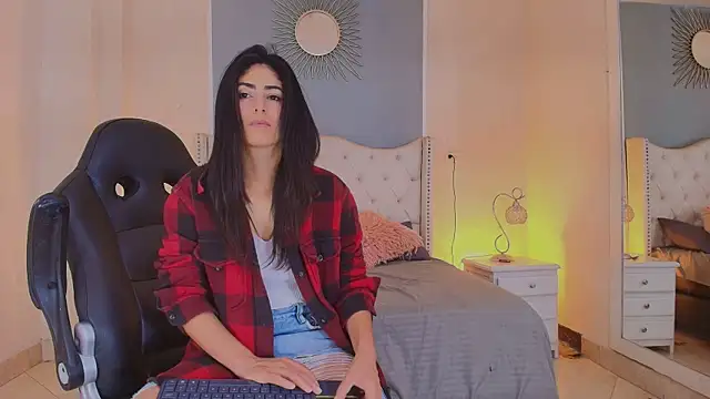 elizabeth santos1 online show from June 3, 2026, 9:19 pm