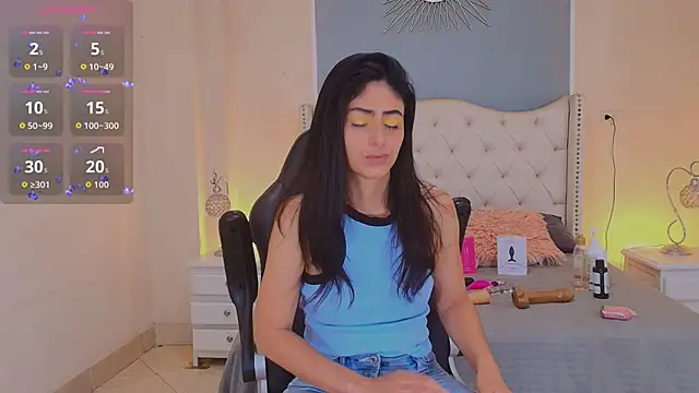 elizabeth santos1 online show from June 2, 2026, 9:15 pm