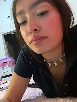 Miakittyyy online show from May 19, 2026, 1:56 am