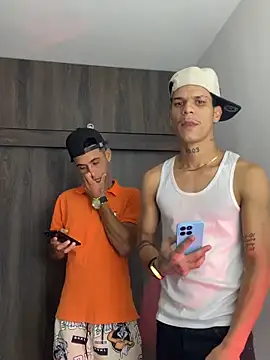 Snapshot of sintabusexo01 chatting on April 10, 2026, 4:08 am sintabusexo01 online show from April 10, 2026, 4:08 am