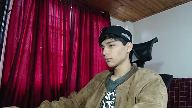 Snapshot of Marck-Pro chatting on July 18, 2026, 12:25 pm Marck-Pro online show from July 18, 2026, 12:25 pm