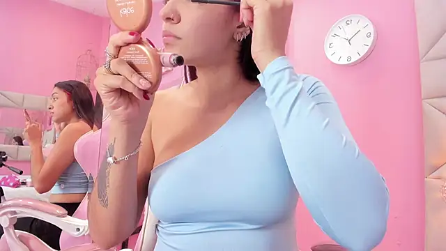 Snapshot of luna_hix chatting on June 19, 2026, 12:33 pm luna hix online show from June 19, 2026, 12:33 pm