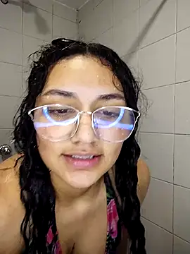 skarlettmoon online show from April 21, 2026, 5:47 am