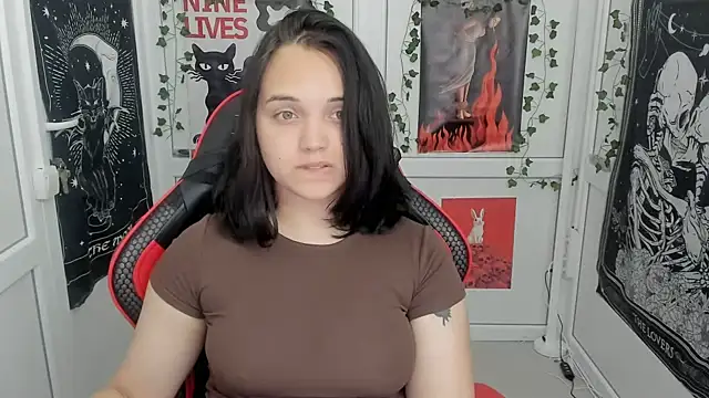Snapshot of Caroline_cutte chatting on July 21, 2026, 6:59 am Caroline cutte online show from July 21, 2026, 6:59 am
