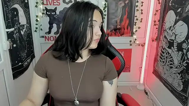Snapshot of Caroline_cutte chatting on July 6, 2026, 9:49 am Caroline cutte online show from July 6, 2026, 9:49 am