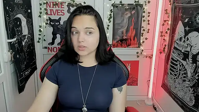 Snapshot of Caroline_cutte chatting on July 9, 2026, 6:03 am Caroline cutte online show from July 9, 2026, 6:03 am