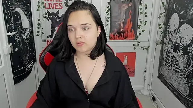 Snapshot of Caroline_cutte chatting on June 29, 2026, 10:15 am Caroline cutte online show from June 29, 2026, 10:15 am