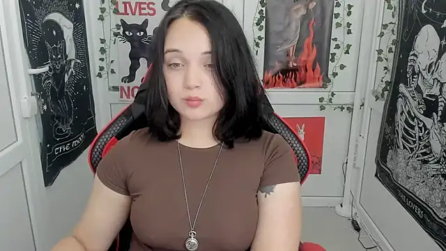 Snapshot of Caroline_cutte chatting on July 20, 2026, 6:32 am Caroline cutte online show from July 20, 2026, 6:32 am
