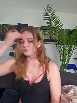 Snapshot of AliceLiddle_ chatting on April 14, 2026, 8:41 am AliceLiddle online show from April 14, 2026, 8:41 am