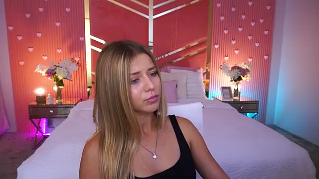 DoveLovee online show from July 28, 2026, 2:13 pm