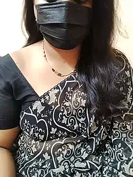 Stephaniee27 online show from July 16, 2026, 9:39 am