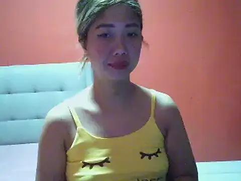 Snapshot of Cutie-Smile chatting on May 18, 2026, 9:52 pm Cutie-Smile online show from May 18, 2026, 9:52 pm