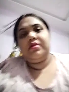 hotsilk21 online show from April 28, 2026, 5:39 pm