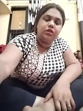 hotsilk21 online show from May 19, 2026, 5:09 pm