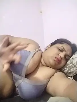 hotsilk21 online show from August 2, 2026, 7:00 pm