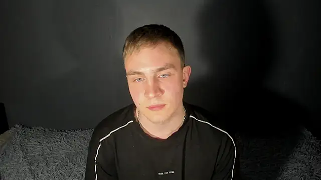 Snapshot of avrions chatting on April 14, 2026, 2:00 pm avrions online show from April 14, 2026, 2:00 pm