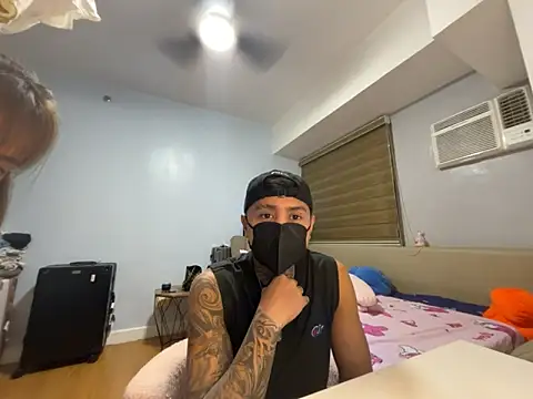 Snapshot of tattoo_hottie chatting on April 12, 2026, 5:38 pm tattoo hottie online show from April 12, 2026, 5:38 pm