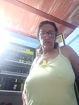 DulceM0609 online show from April 13, 2026, 1:04 pm