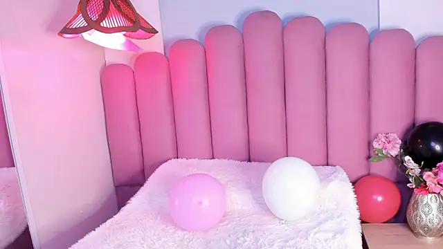 Snapshot of AlesiaBlue chatting on April 13, 2026, 2:54 pm AlesiaBlue online show from April 13, 2026, 2:54 pm