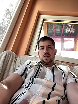 xxlfa online show from April 30, 2026, 2:24 pm