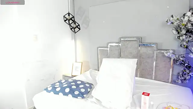 Snapshot of Veronicacarper chatting on April 15, 2026, 3:34 am Veronicacarper online show from April 15, 2026, 3:34 am