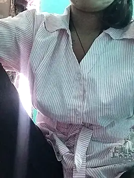 Liviya  225   online show from April 13, 2026, 11:47 am