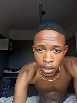 Snapshot of youngAndReckles chatting on April 11, 2026, 7:45 am youngAndReckles online show from April 11, 2026, 7:45 am