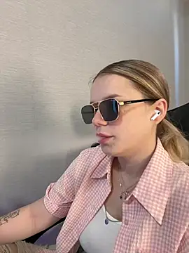 KimEvanss online show from June 27, 2026, 5:13 am