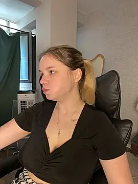 KimEvanss online show from July 23, 2026, 5:38 am