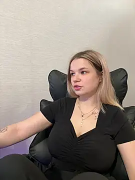 KimEvanss online show from June 26, 2026, 5:24 am