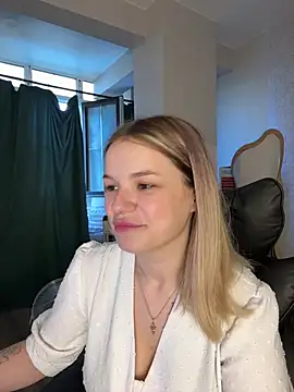 KimEvanss online show from July 24, 2026, 7:04 am
