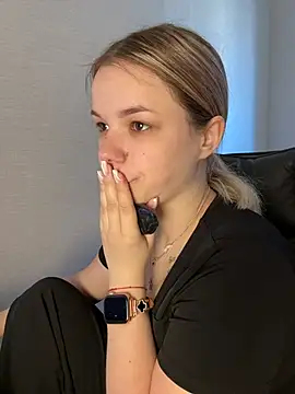 KimEvanss online show from July 6, 2026, 5:14 am