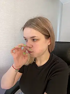 KimEvanss online show from June 20, 2026, 5:12 am