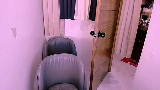 hugecock cali online show from June 3, 2026, 2:01 am