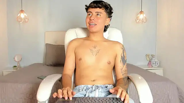 Snapshot of Malakay_18 chatting on April 12, 2026, 2:48 am Malakay 18 online show from April 12, 2026, 2:48 am