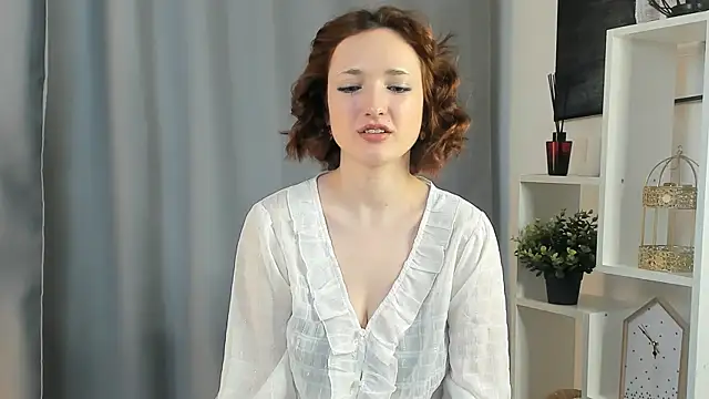 EvieEacho online show from April 12, 2026, 12:19 pm