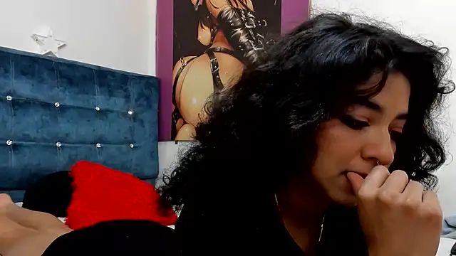 Snapshot of Aronandmoli69 chatting on July 31, 2026, 11:46 pm Aronandmoli69 online show from July 31, 2026, 11:46 pm