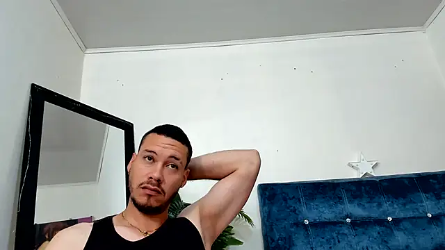 Snapshot of Aronandmoli69 chatting on July 28, 2026, 3:21 pm Aronandmoli69 online show from July 28, 2026, 3:21 pm