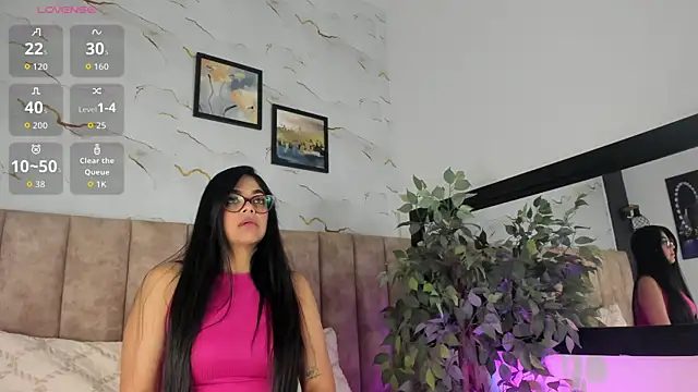Snapshot of Candicewayne chatting on July 6, 2026, 12:01 pm Candicewayne online show from July 6, 2026, 12:01 pm