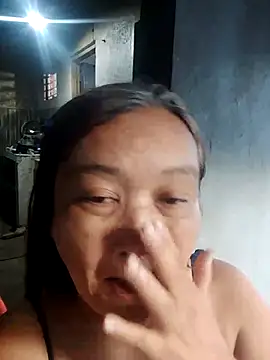 jeanyummytits online show from April 30, 2026, 10:36 pm